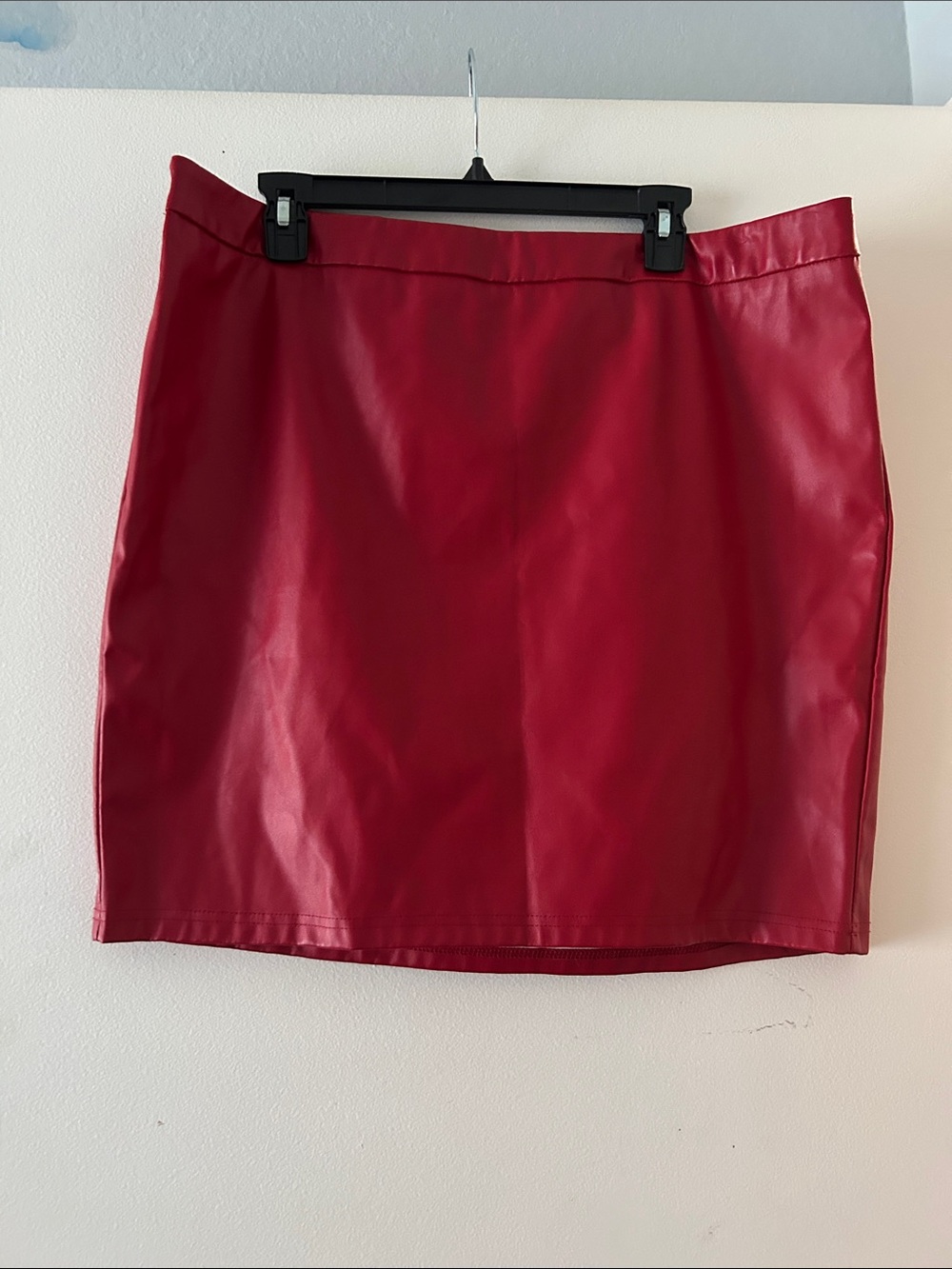 SHEIN Red Faux Leather Mini Skirt